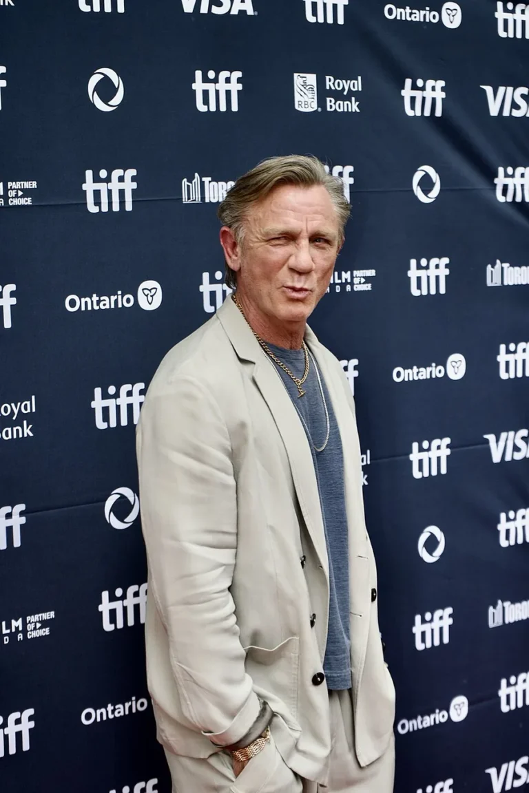 Daniel Craig